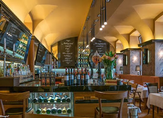 hungary/budapest/restaurant/rezkakas-bistro-easy-terasz