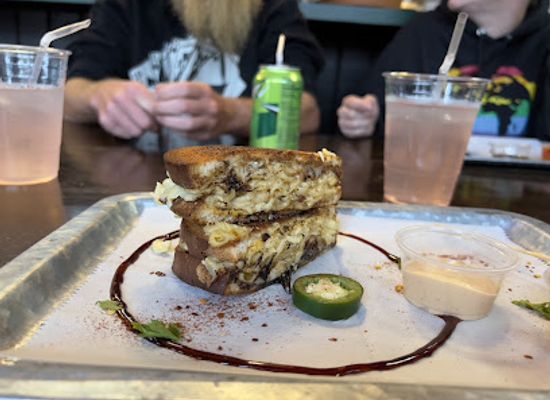massachusetts/hyannis/restaurant/grilled-cheese-gallery