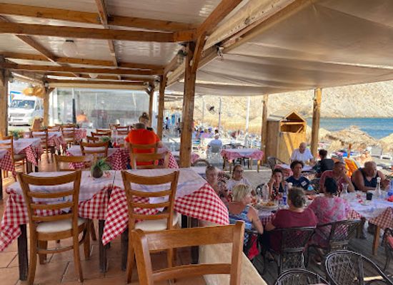 greece/santorini/perissa/restaurant/taverna-perissa
