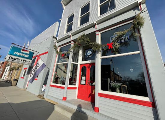 illinois/galena-historic-district/restaurant/charlie-s-place-eatery