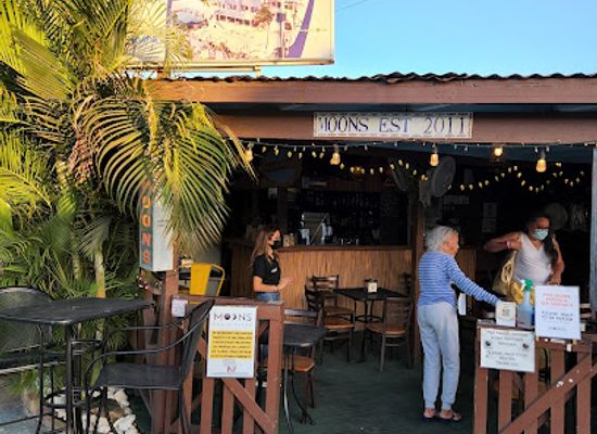 puerto-rico/la-parguera/restaurant/moons-bar-tapas