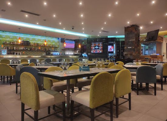 ecuador/pacific-coast/restaurant/segundo-muelle-san-marino