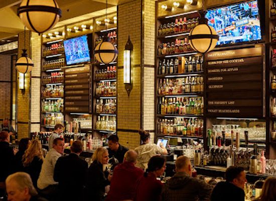 illinois/corn-belt/restaurant/the-dearborn