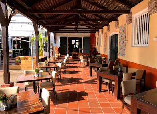suriname/brokopondo-district/restaurant/roline-s-de-waag