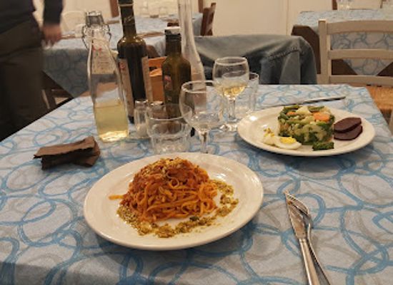 italy/genoa/centro-storico/restaurant/locanda-degli-adorno