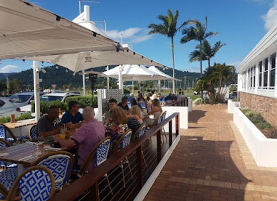 australia/airlie-beach/restaurant/fish-d-vine-the-rum-bar