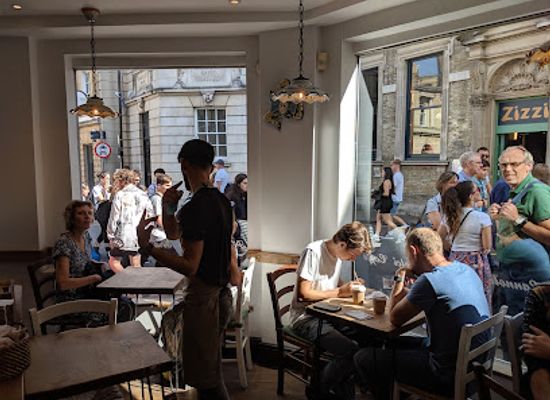 united-kingdom/cambridge-fens/restaurant/aromi-caffe-and-pizzeria