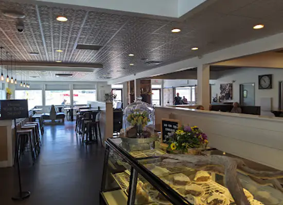 maine/downeast/restaurant/helen-s-restaurant