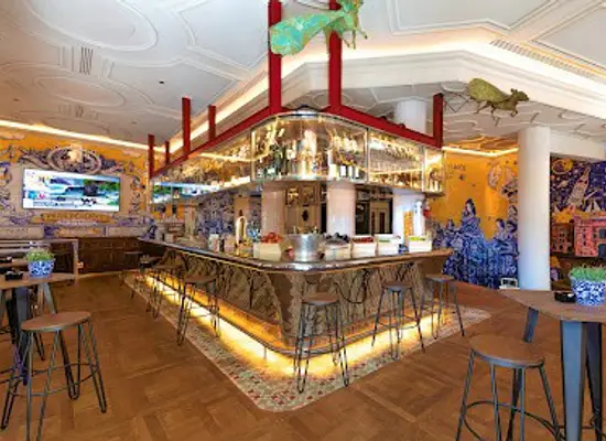 spain/madrid/salamanca/restaurant/patio-de-leones