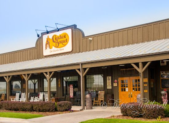 montana/missoula/restaurant/cracker-barrel-old-country-store