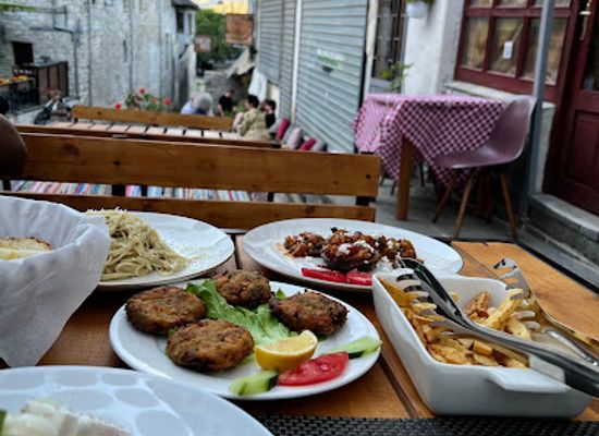 albania/gjirokaster-region/restaurant/bon-appetit