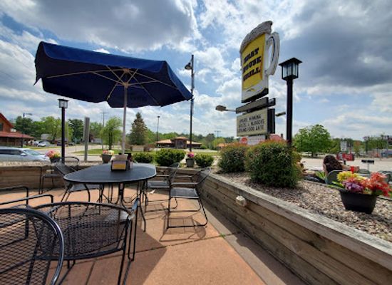 wisconsin/wisconsin-dells/restaurant/brat-house-grill