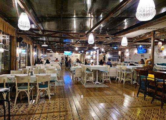 bulgaria/varna/tsentar/restaurant/staria-chinar-port-varna