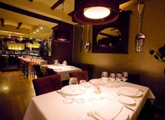 spain/madrid/salamanca/restaurant/el-paraguas