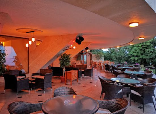 bulgaria/black-sea-coast/restaurant/khan-s-tent