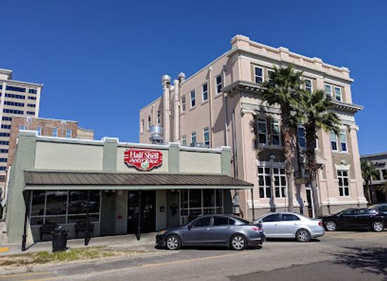mississippi/gulfport/restaurant/half-shell-oyster-house