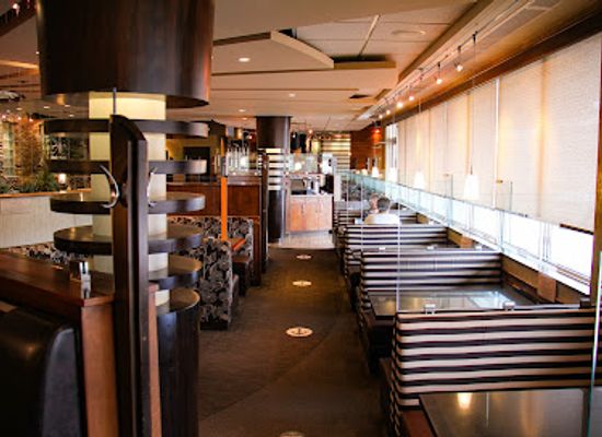 canada/saskatoon/restaurant/mano-s-restaurant-lounge