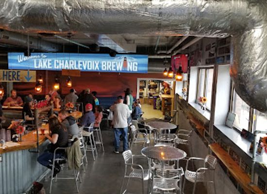 michigan/charlevoix/restaurant/lake-charlevoix-brewing-co