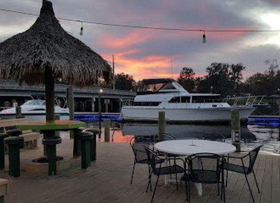 florida/first-coast/restaurant/whitey-s-fish-camp