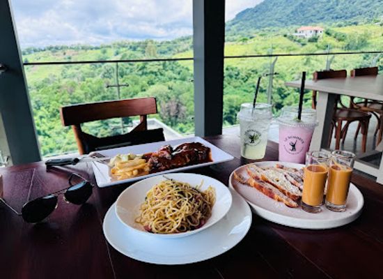 thailand/phetchabun-mountains/restaurant/le-bonheur-khao-kho