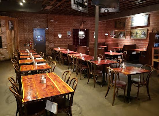 alabama/auburn/restaurant/the-hound