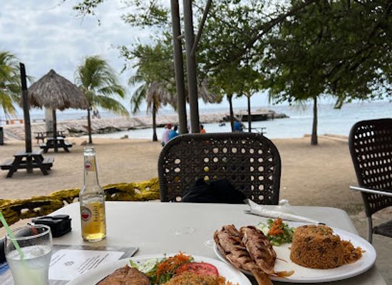 curacao/jan-thiel/restaurant/sea-side-terrace