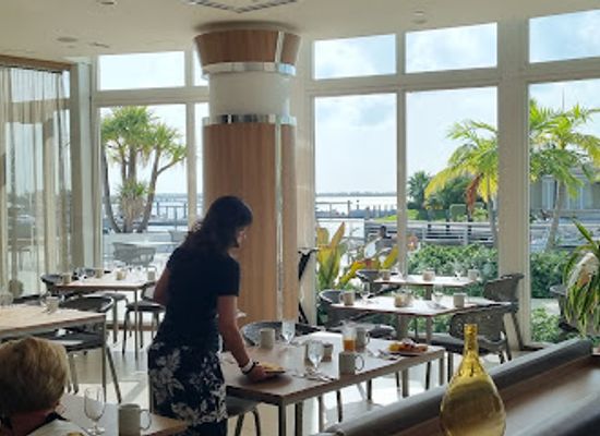 the-bahamas/bimini/restaurant/the-tides