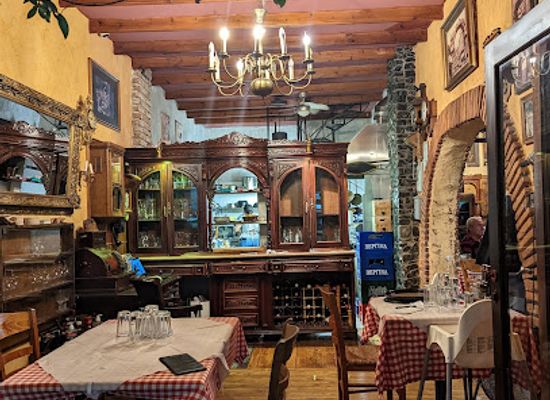 greece/meteora/restaurant/to-paramithi-tavern