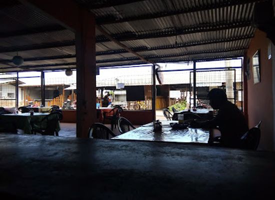 ecuador/galapagos-islands/restaurant/the-union-restaurant