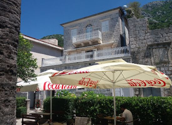 montenegro/perast/restaurant/fish-restaurant-djardin