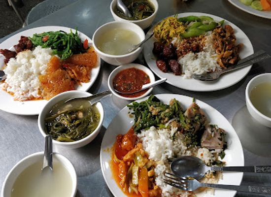 myanmar-burma/golden-triangle/restaurant/golden-shan-shan-buffet-restaurant