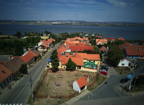 czechia/palava/restaurant/restaurace-apartmany-bobule