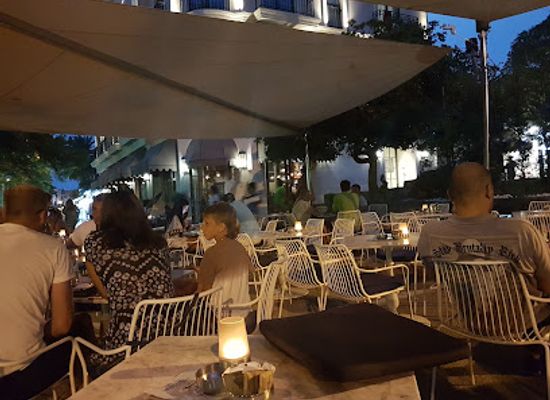 montenegro/budva/restaurant/hemingway