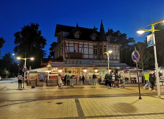 lithuania/palanga-beach/restaurant/juros-akis-sveciu-namai-kavine-nelima