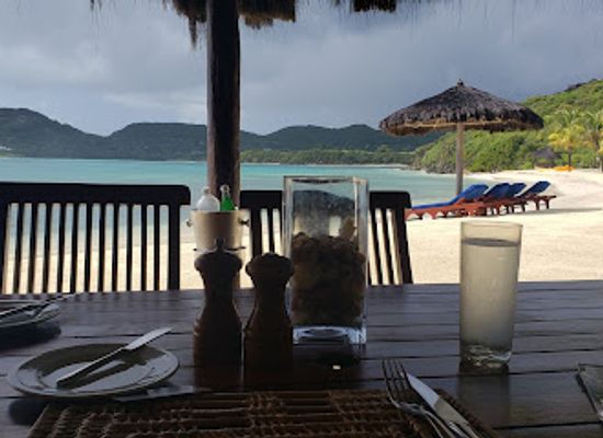 saint-vincent-and-the-grenadines/canouan/restaurant/shell-beach