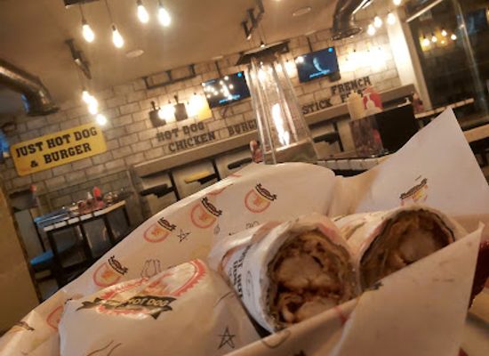 jordan/eastern-desert/restaurant/just-hot-dog-burger