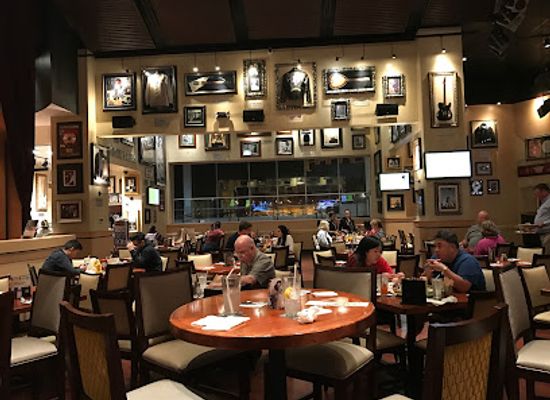 mississippi/the-black-prairie/restaurant/hard-rock-cafe