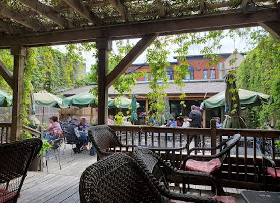 minnesota/driftless-area/restaurant/moscow-on-the-hill