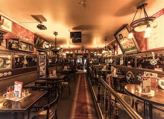 germany/berlin/restaurant/dicke-wirtin