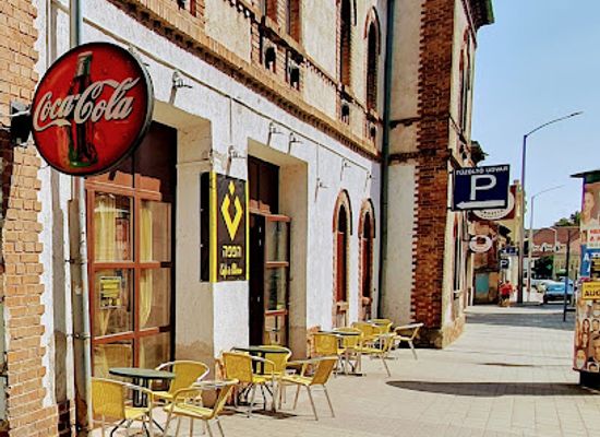 hungary/pecs/restaurant/noon-baghi-cafe-restaurant