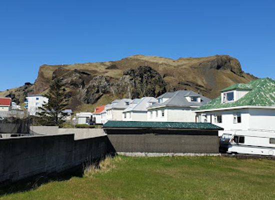 iceland/westman-islands/restaurant/tvisturinn