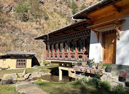 bhutan/bumthang-valley/restaurant/willing-waterfall-cafe