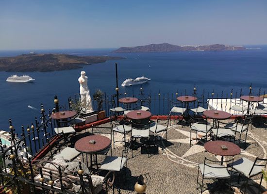 greece/santorini/fira/restaurant/naoussa