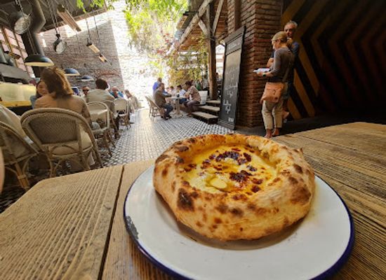georgia/uplistsikhe/restaurant/lolita