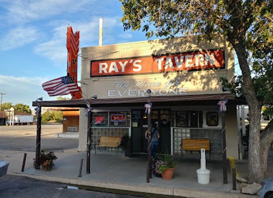 utah/san-rafael-swell/restaurant/ray-s-tavern