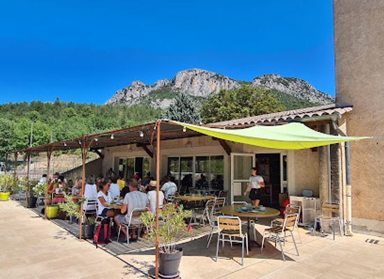 france/gorges-du-verdon/restaurant/brasserie-du-petit-lac