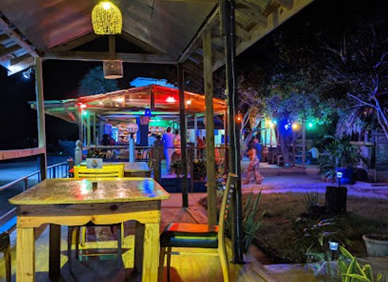 jamaica/santa-cruz-mountains/restaurant/frenchman-s-bay
