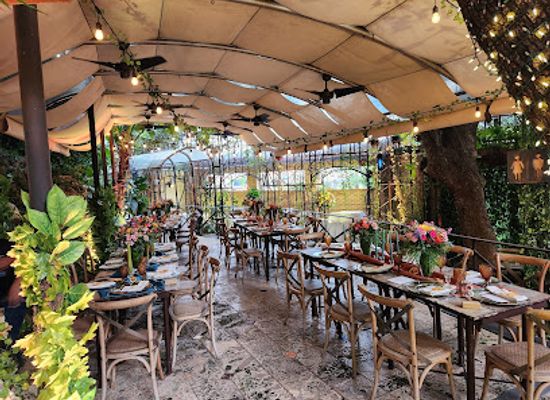 dominican-republic/eastern-plains/restaurant/el-meson-de-la-cava