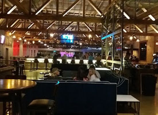 texas/new-braunfels/restaurant/downtown-social