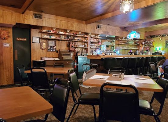 iowa/waterloo/restaurant/d-k-hickory-house-restaurant